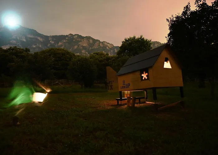 אכסניה Starsbox La Montagna Di Leonardo